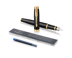Parker 1975548 IM Penna Stilografica, Pennino Medio e Ricarica di Inchiostro Blu, Confezione Blister, Black Lacquer Golden Trim en oferta