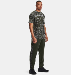 Maglia a manica corta UA Tech™ ABC Camo da uomo en oferta