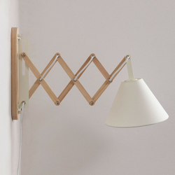 SKLUM Applique da parete allungabile Menes Bianco - Legno Naturale Gomma Legno - Tessuto en oferta