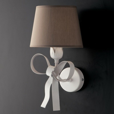 Applique in ferro bianco decorazione shabby paralume in pvc tortora