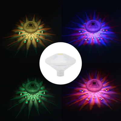Luci LED a colori sensoriali galleggianti nella piscina termale sottomarina