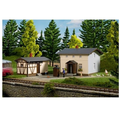 Casa di riscaldamento ferroviario con edifici secondari 11457 H0 - Auhagen