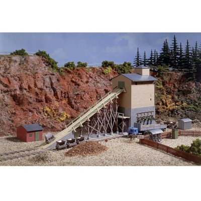 Vecchio impianto di lavorazione per ghiaia e pietrisco 12 266 H0 - Auhagen