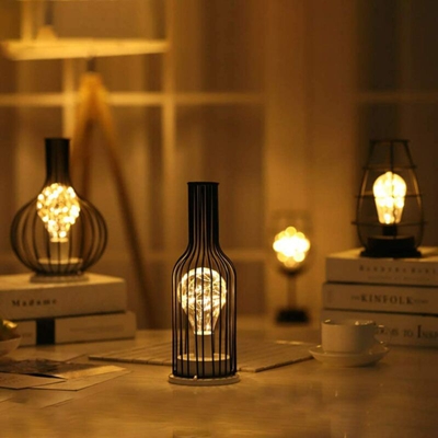 Lampada da tavolo moderna in filo di metallo nero ferro - Stile gabbia - Lampada da comodino retrò - Funziona a batteria - Per camera da letto ? 2 #
