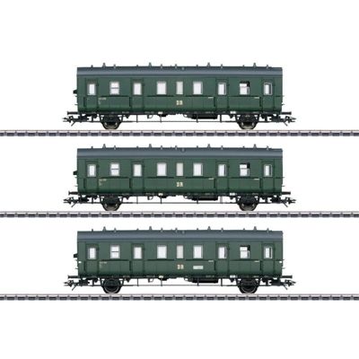 46395 H0 Set 3 pz. vagoni cisterna della DR - Märklin