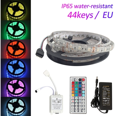 DC 12V 5M RGB LED Set di strisce luminose con telecomando IR flessibile flessibile LED autoadesivi Strisce Resistenza all'acqua IP65 per decorazioni