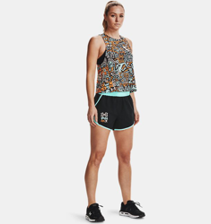 Shorts UA Fly-By 2.0 GRD da donna en oferta