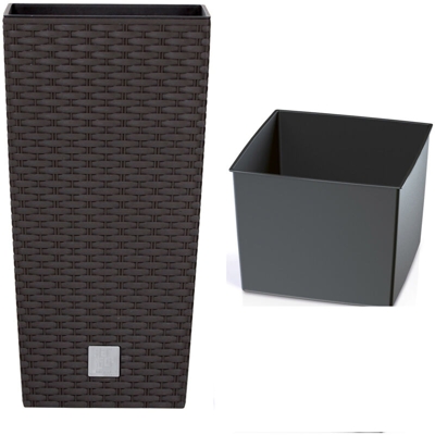 Vaso di fiori Rato 16,3 litri con inserto 22,5 x 22,5 x 42 cm in colore ocra scuro.