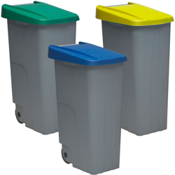 Tre cestini per la raccolta differenziata da 110 litri ciascuno con coperchio nei colori blu, verde e giallo precio
