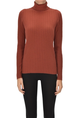 Ribbed turtleneck pullover