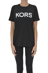 Studded designer logo t-shirt en oferta