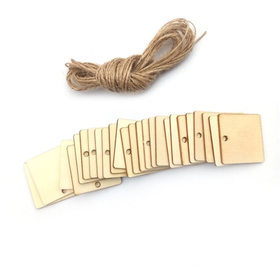 Etichetta da appendere quadrata in legno fai-da-te con trucioli di legno naturale per la decorazione di nozze