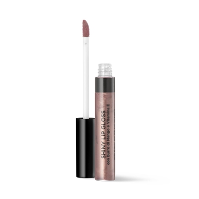 Shiny lip gloss