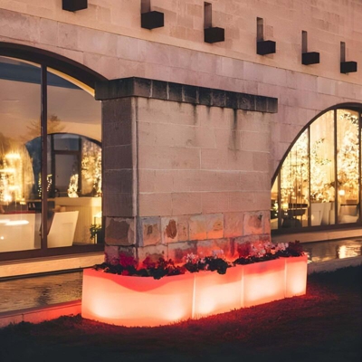 Fioriera Angolare Flowerpot Luce Rossa in Polimero Monacis - Cm 160X35X50 H