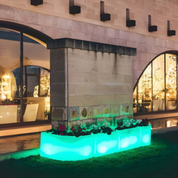 Fioriera Angolare Flowerpot Luce Verde in Polimero Monacis - Cm 160X35X50 H características