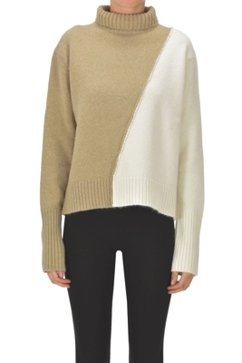 Two-coloured turtleneck pullover